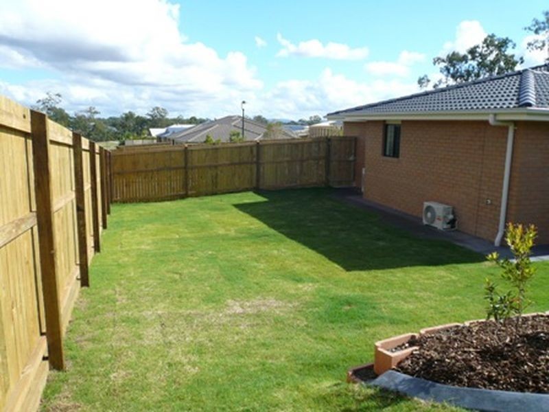 18 LILLYPILLY CRESCENT, Flinders View QLD 4305