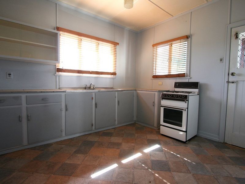 128 Whitehill Road, Eastern Heights QLD 4305