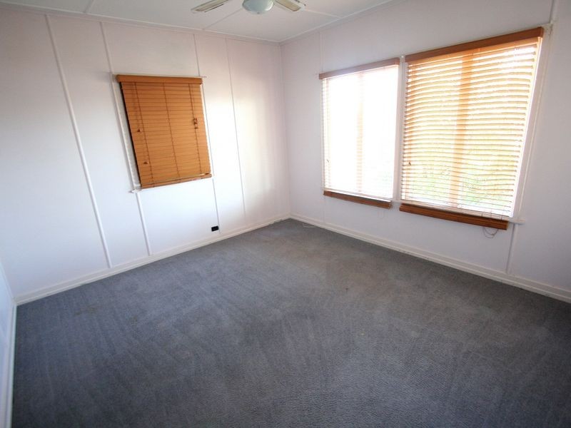 128 Whitehill Road, Eastern Heights QLD 4305