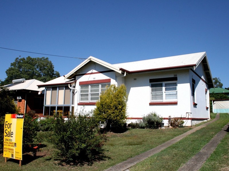 14 DENMAN STREET, Leichhardt QLD 4305