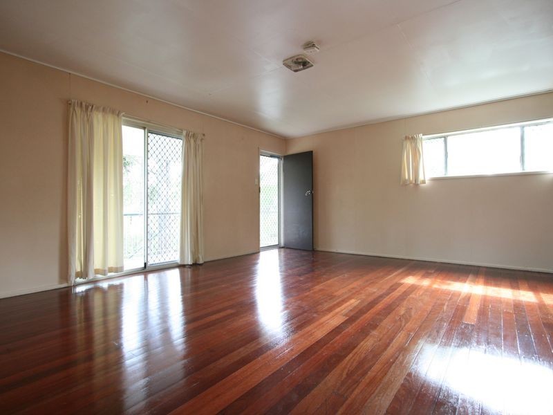 8 Callaghan Street, East Ipswich QLD 4305