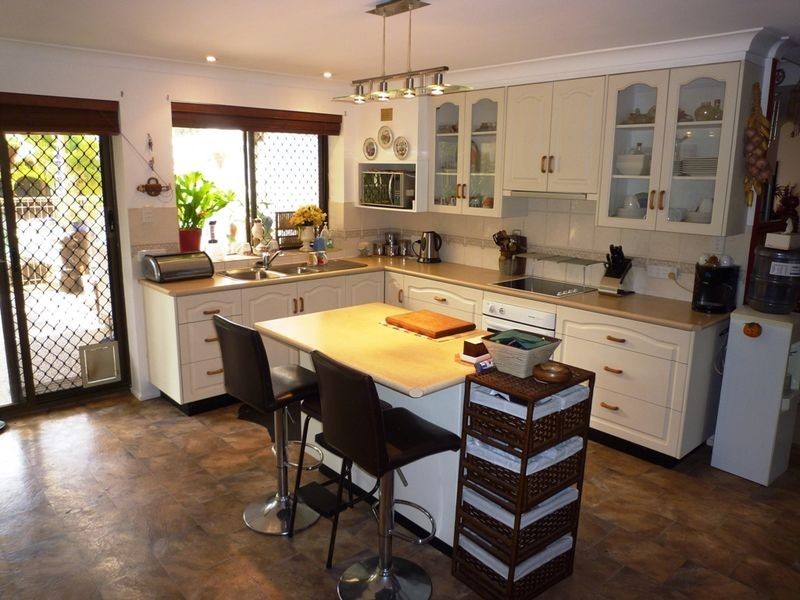 90 Reif Street, Flinders View QLD 4305