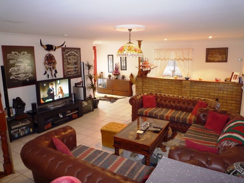 90 Reif Street, Flinders View QLD 4305