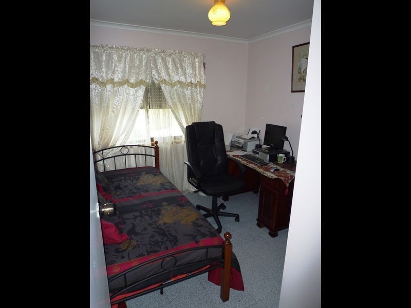 90 Reif Street, Flinders View QLD 4305