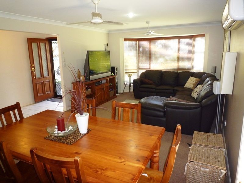 2 Oriole Close, Flinders View QLD 4305