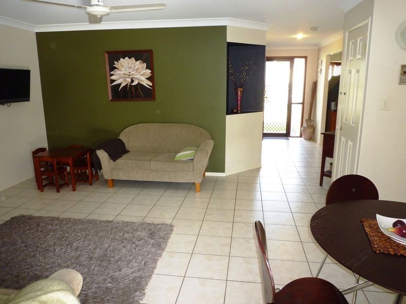 2 Oriole Close, Flinders View QLD 4305