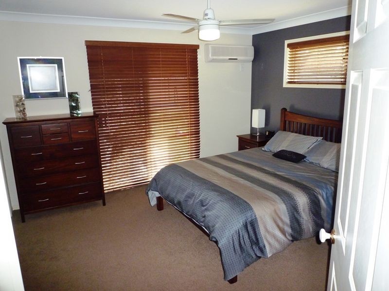 2 Oriole Close, Flinders View QLD 4305