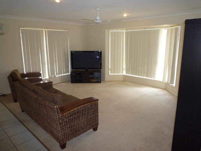 19 Alexandra Close, Flinders View QLD 4305
