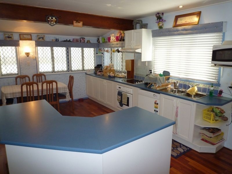 11 Cross Street, Raceview QLD 4305