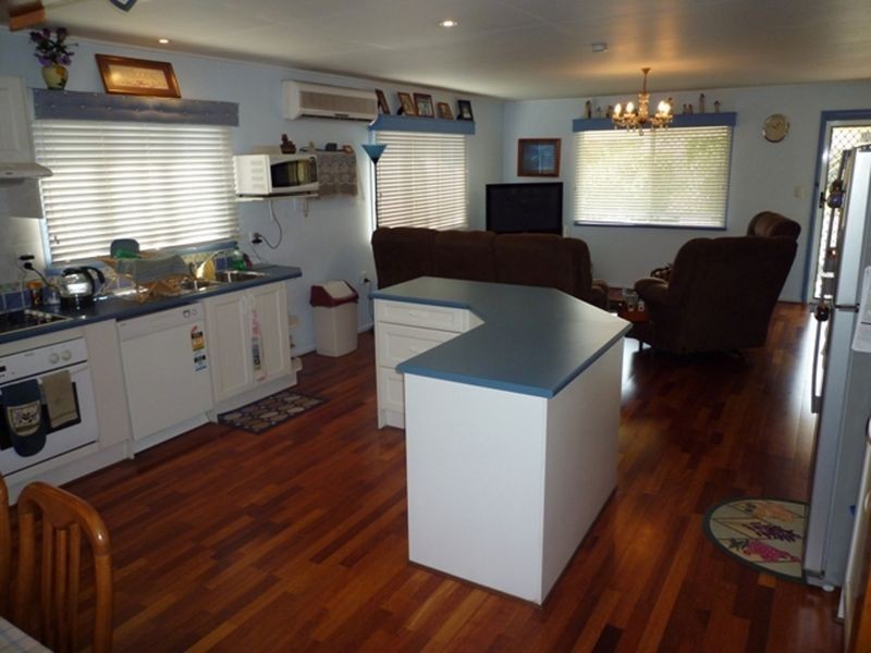 11 Cross Street, Raceview QLD 4305