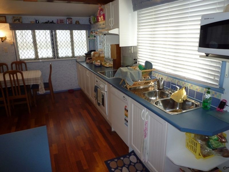 11 Cross Street, Raceview QLD 4305