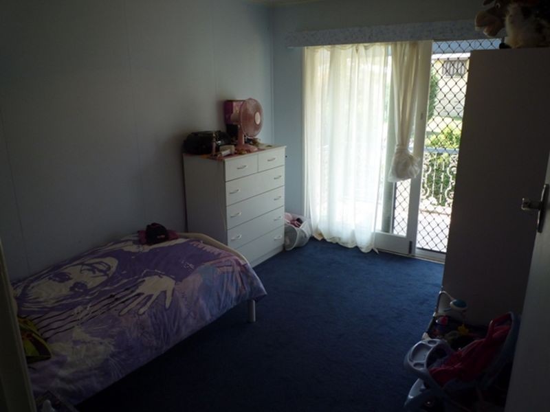 11 Cross Street, Raceview QLD 4305