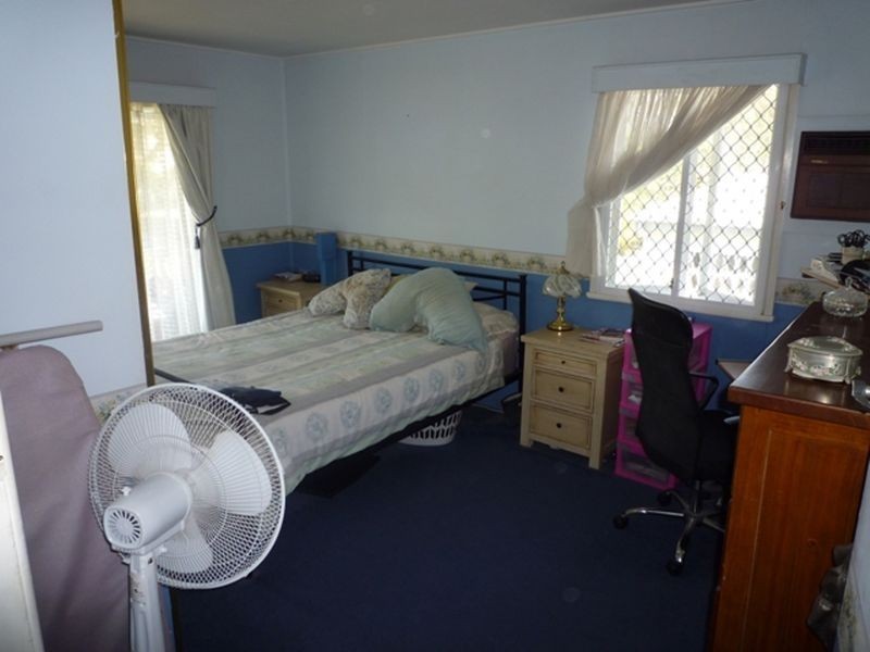 11 Cross Street, Raceview QLD 4305