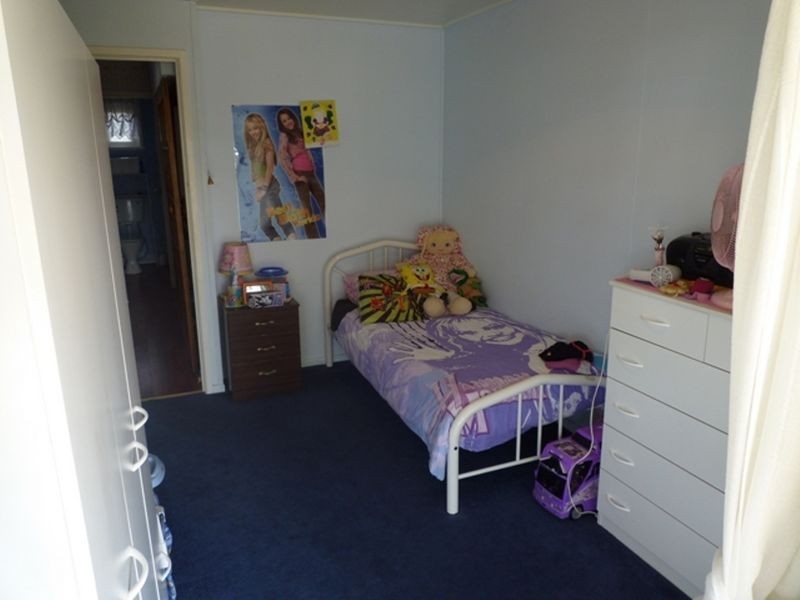 11 Cross Street, Raceview QLD 4305