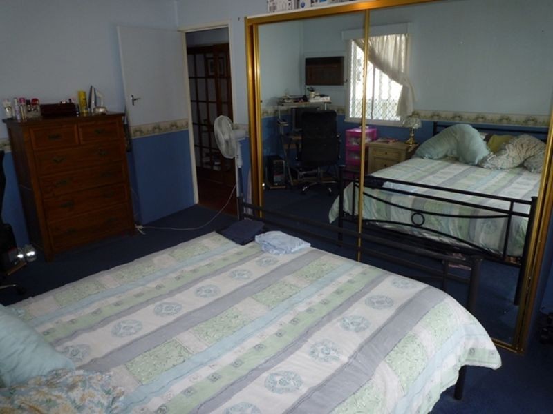 11 Cross Street, Raceview QLD 4305