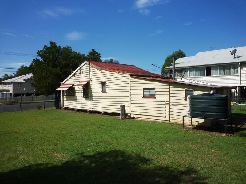 5 Siemons Street, One Mile QLD 4305