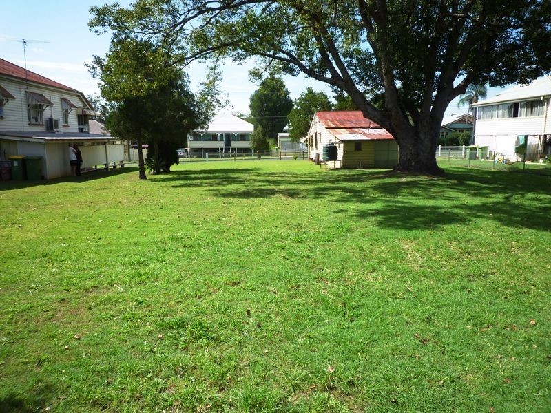 5 Siemons Street, One Mile QLD 4305