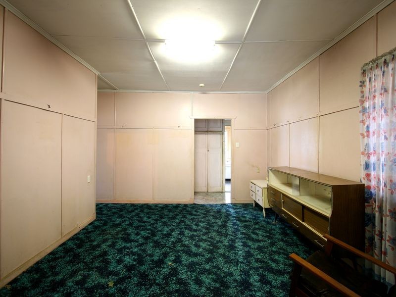 26 Grange Road, Silkstone QLD 4304