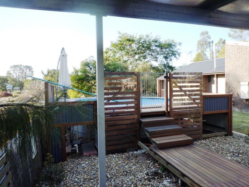 7 Bowen Place, Blackstone QLD 4304