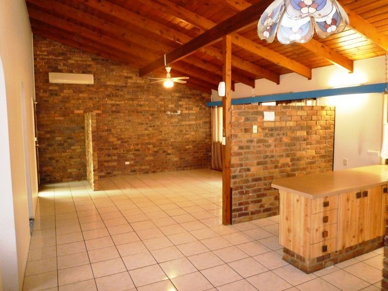 7 Bowen Place, Blackstone QLD 4304