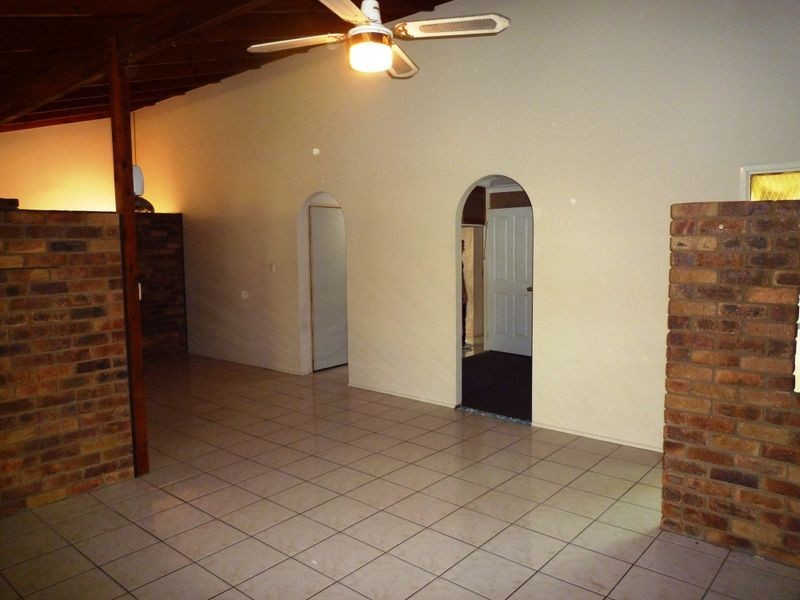 7 Bowen Place, Blackstone QLD 4304
