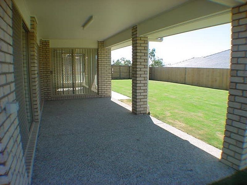 11 Regency Grove, Flinders View QLD 4305