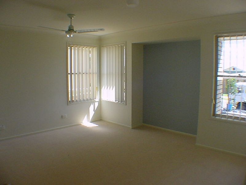 11 Regency Grove, Flinders View QLD 4305