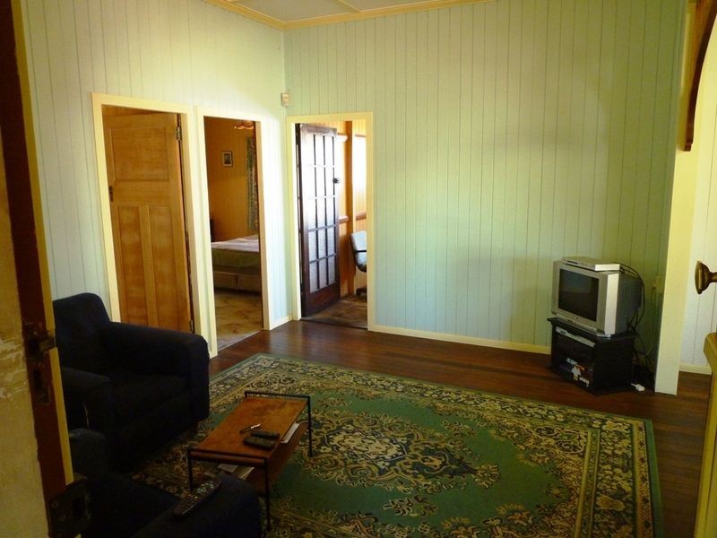 1 SIEMONS STREET, One Mile QLD 4305