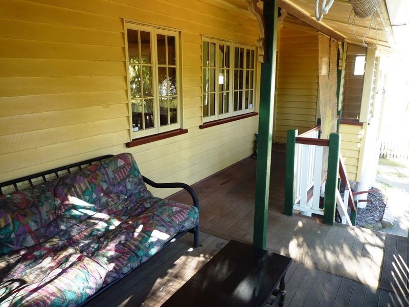 1 SIEMONS STREET, One Mile QLD 4305