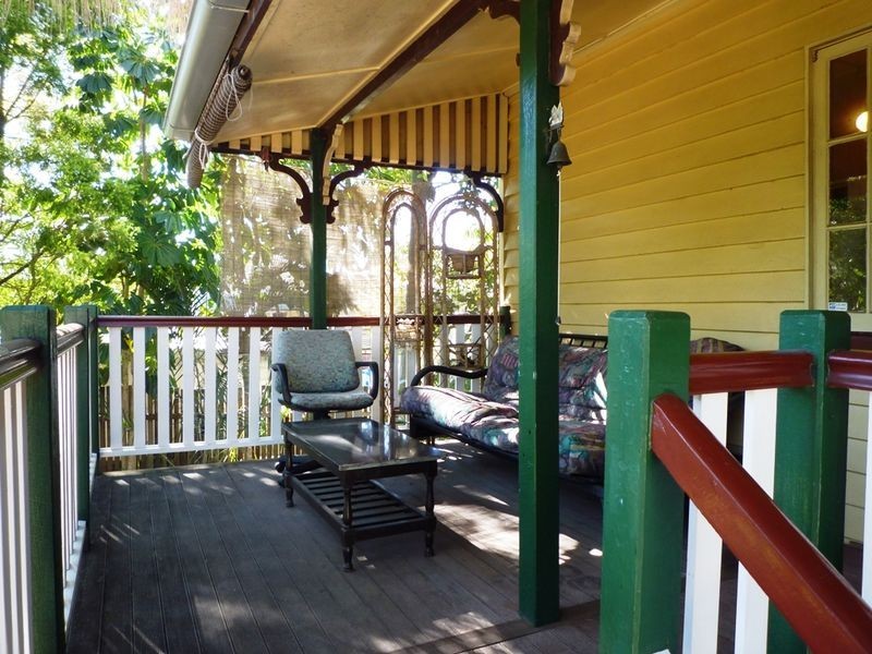 1 SIEMONS STREET, One Mile QLD 4305