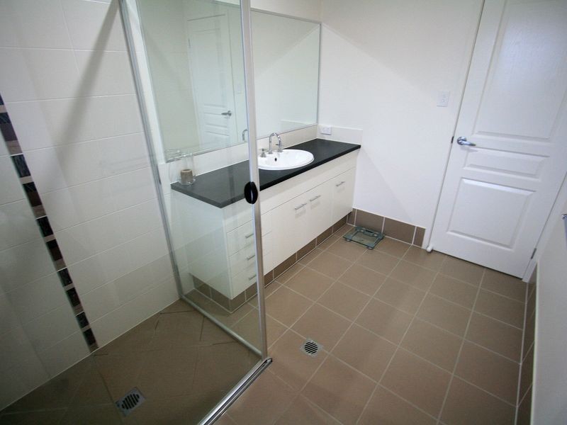 4 LOWIEN CLOSE, Kensington Grove QLD 4341