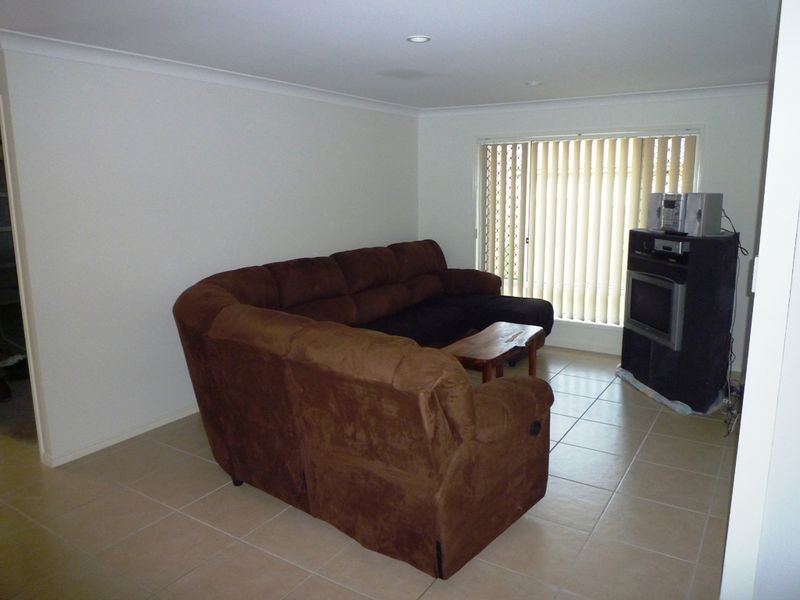 16 Benjamin Court, Yamanto QLD 4305
