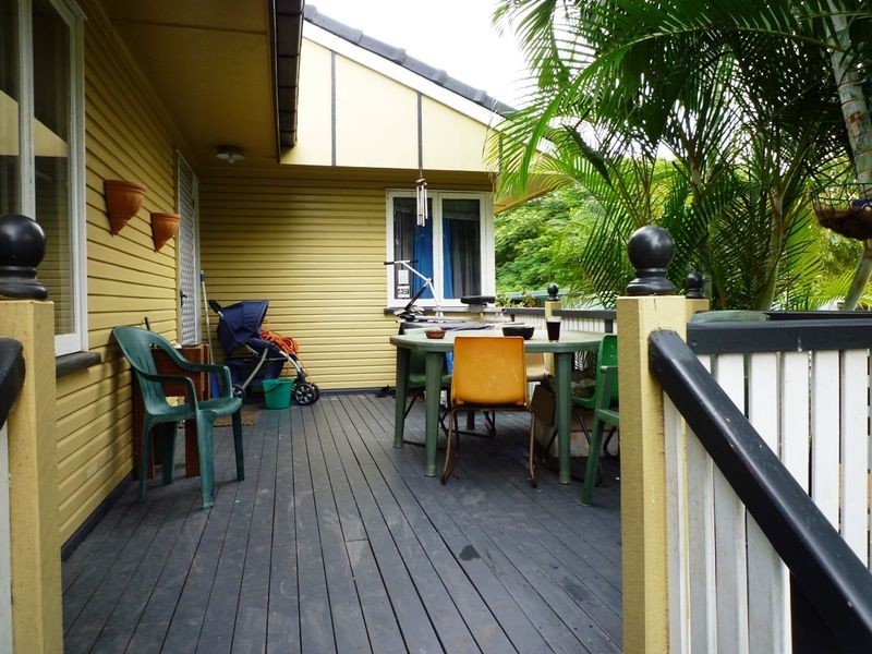 32 Larsen Street, Leichhardt QLD 4305