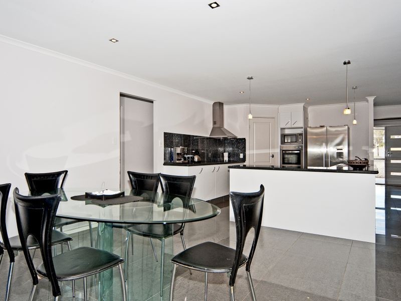 7 Appleby Close, Kensington Grove QLD 4341