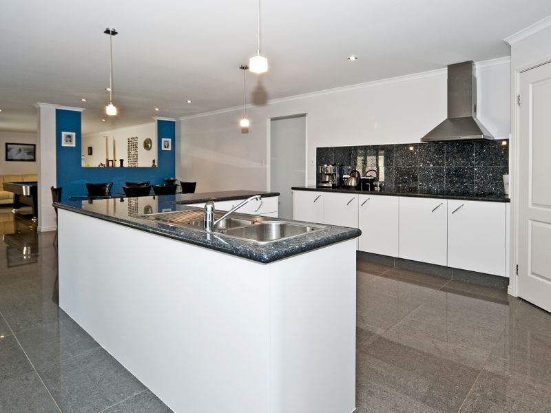 7 Appleby Close, Kensington Grove QLD 4341