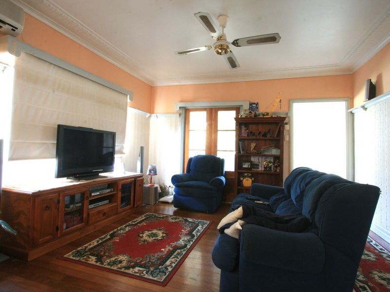 23 Briggs Road, Ipswich QLD 4305