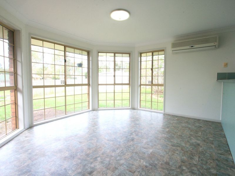 10 Kentia Circuit, Flinders View QLD 4305