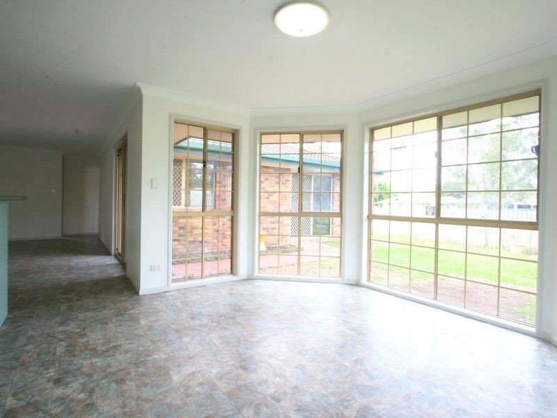 10 Kentia Circuit, Flinders View QLD 4305