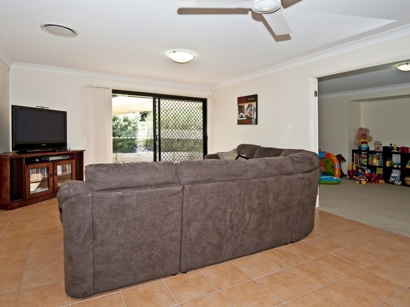 15 Thallon Road, Regency Downs QLD 4341