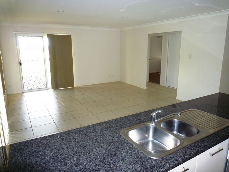 11 Lagoona Court, Churchill QLD 4305