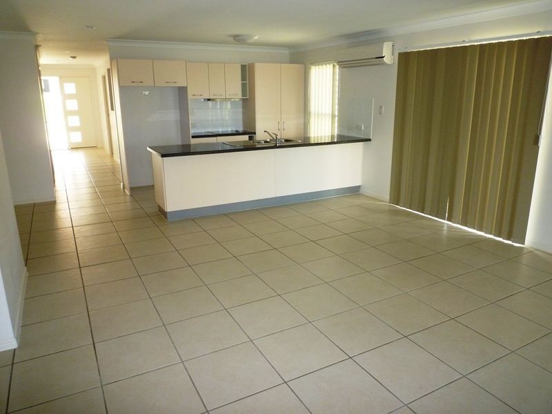 11 Lagoona Court, Churchill QLD 4305