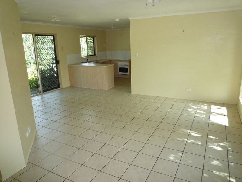 33 Palma Rosa Drive, Wulkuraka QLD 4305