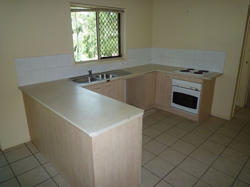 33 Palma Rosa Drive, Wulkuraka QLD 4305