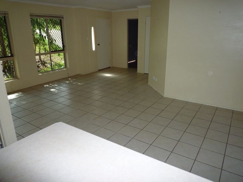 33 Palma Rosa Drive, Wulkuraka QLD 4305