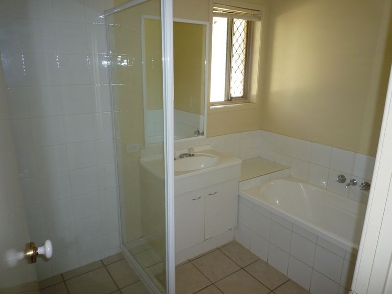 33 Palma Rosa Drive, Wulkuraka QLD 4305