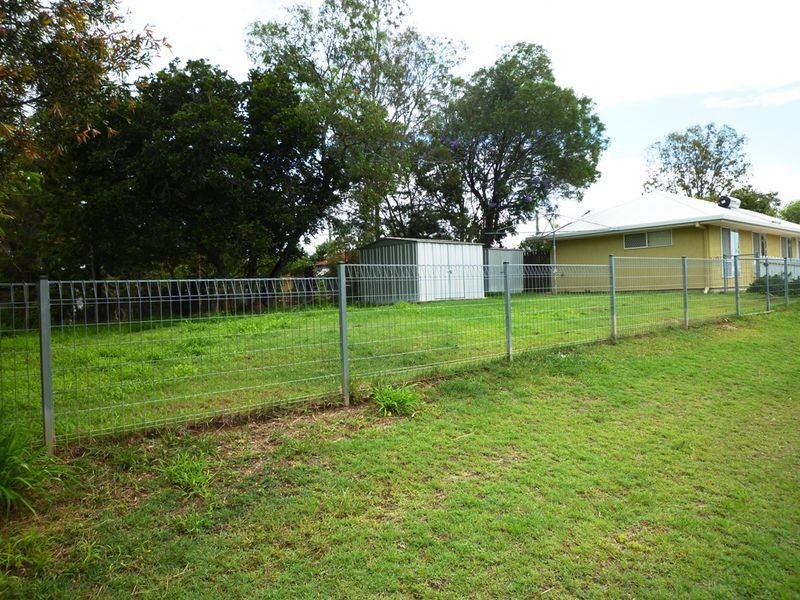 1 Simpson Street, North Ipswich QLD 4305
