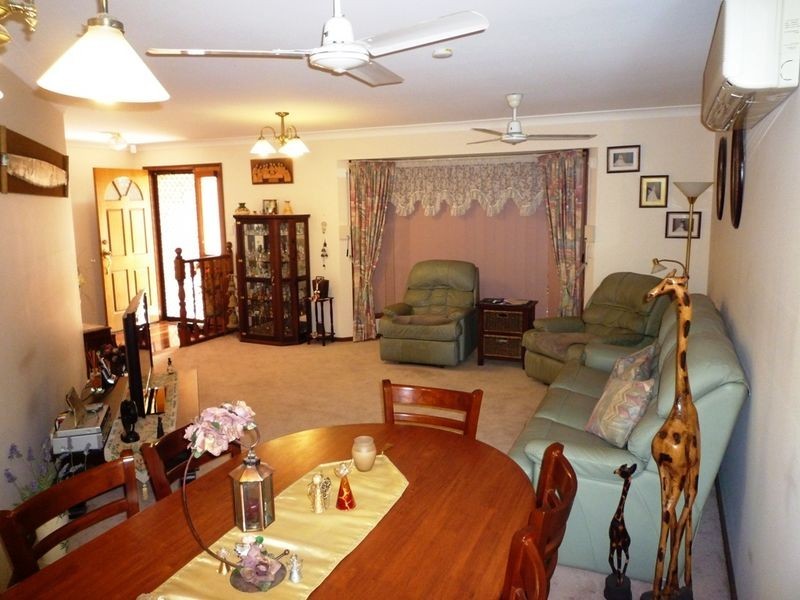 9 Oriole Close, Flinders View QLD 4305