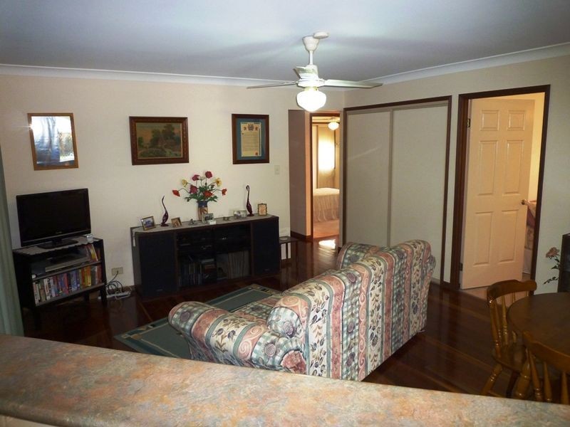 9 Oriole Close, Flinders View QLD 4305