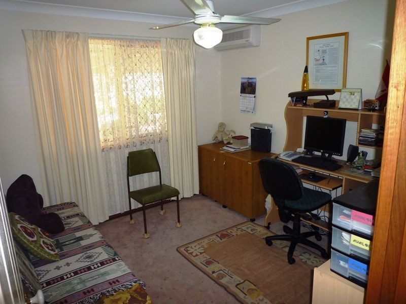 9 Oriole Close, Flinders View QLD 4305