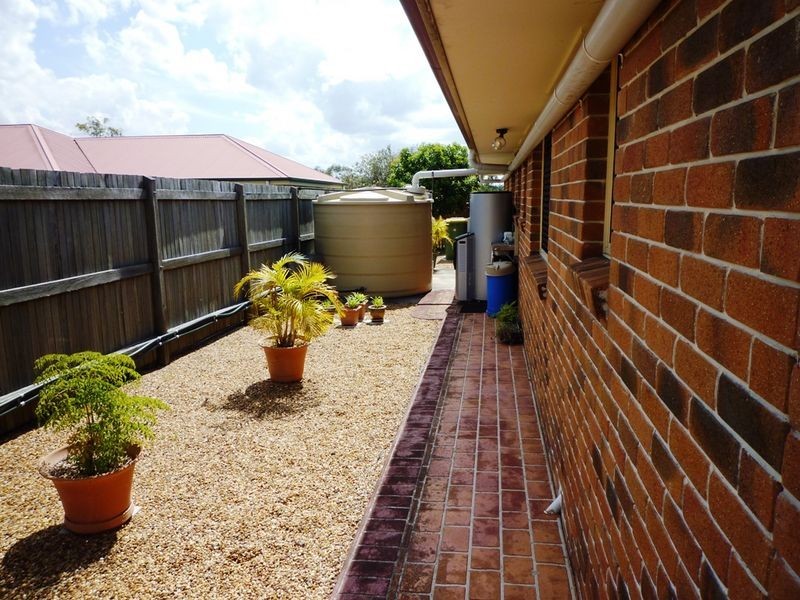 9 Oriole Close, Flinders View QLD 4305